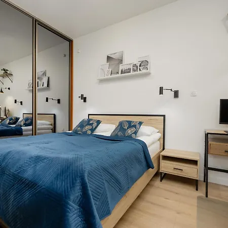 Luxury With Furnished Terrace, Garden And Parking By Renters