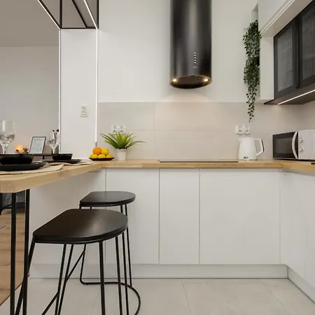 Apartment Luxury With Furnished Terrace, Garden And Parking By Renters Warsaw