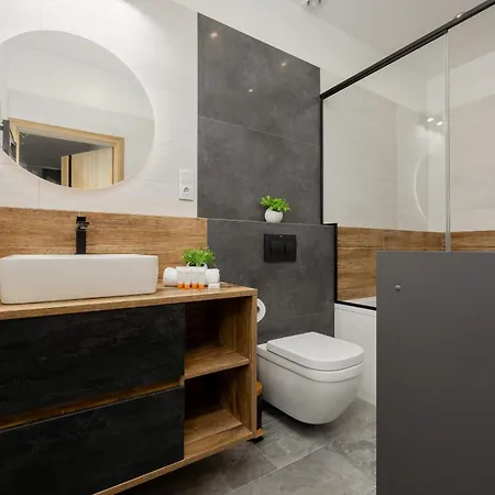Luxury With Furnished Terrace, Garden And Parking By Renters Warsaw