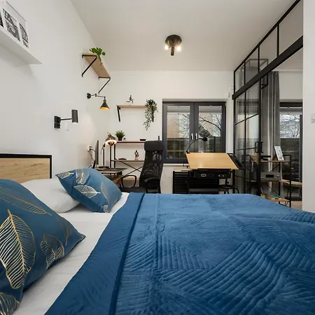 Luxury With Furnished Terrace, Garden And Parking By Renters Warsaw