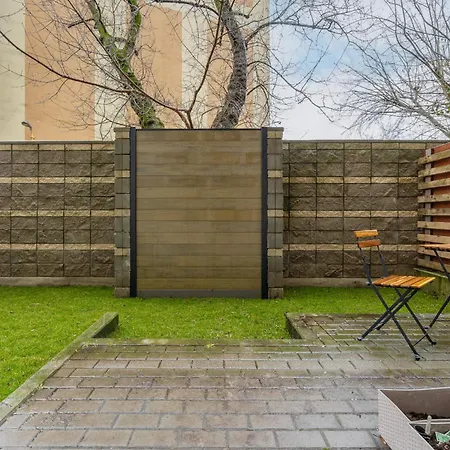 Luxury With Furnished Terrace, Garden And Parking By Renters *