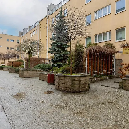 Luxury With Furnished Terrace, Garden And Parking By Renters